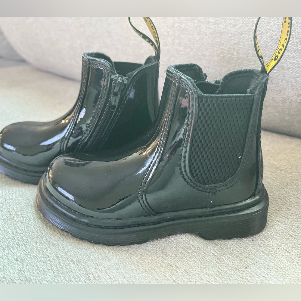 Brand New Dr. Martens 2976 Patent Chelsea Boots